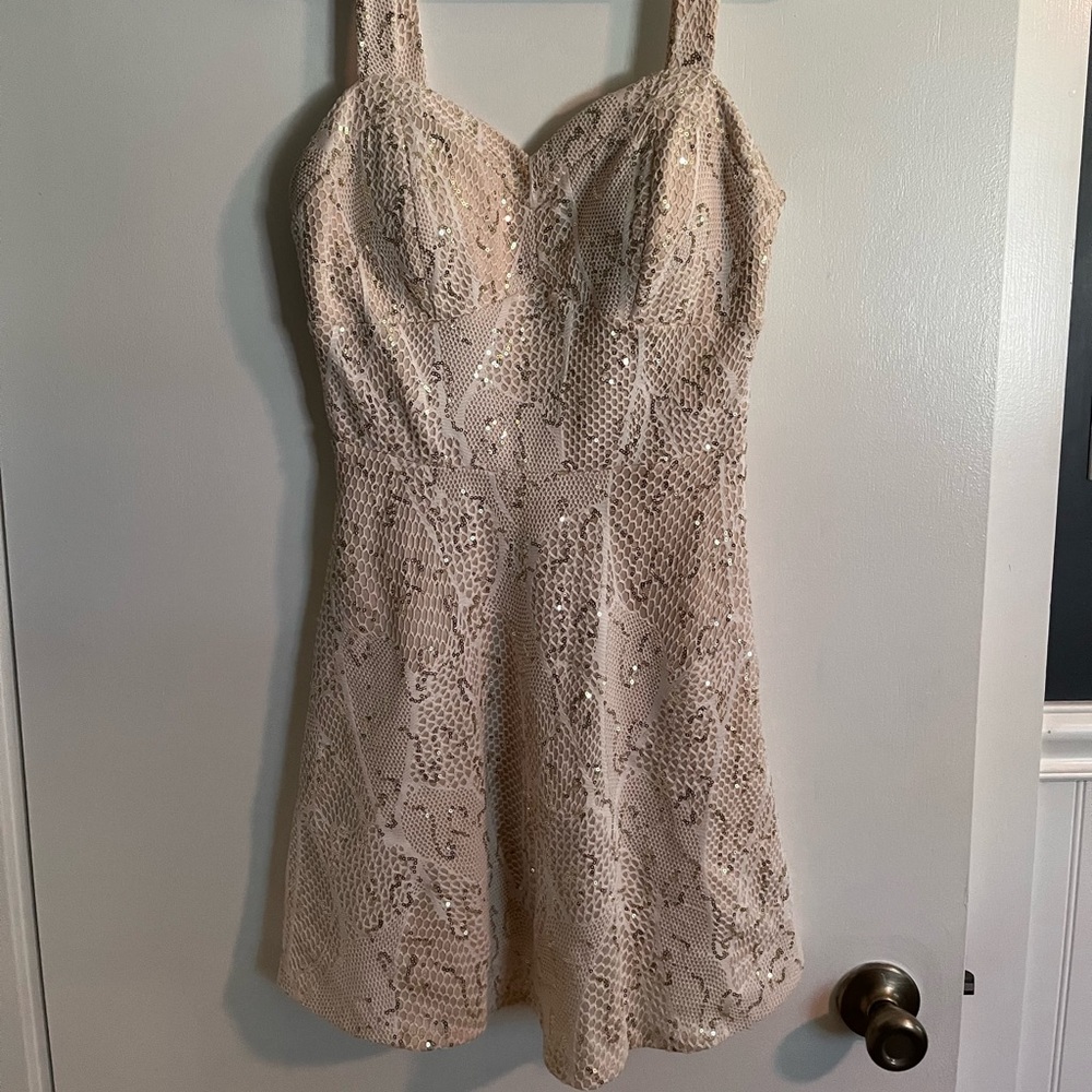 Cream dress with sequins and padding in bra